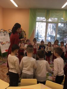 Tomsa Diana educator in IET 210 este invingatoarea concursului Pedagogul Anului!